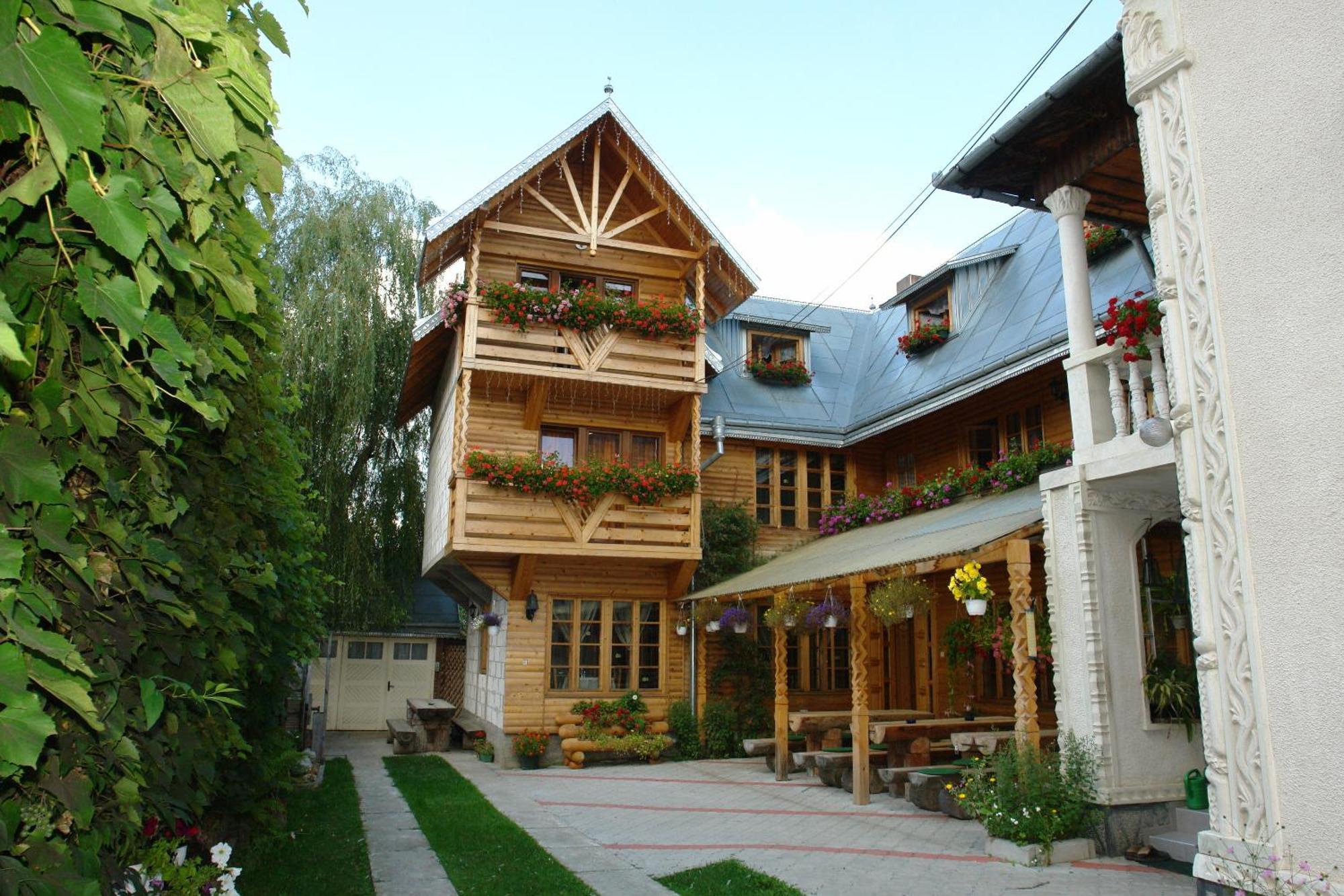 Pension Crizantema Vatra Moldovitei Exterior photo